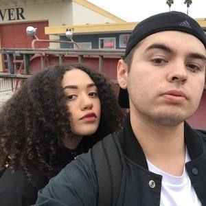 Meet your Posher, César